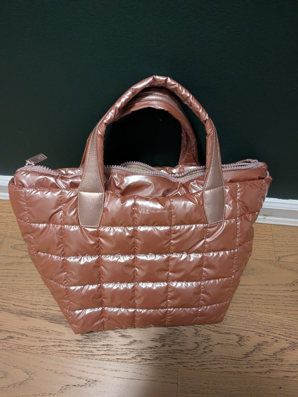 Vee Collective Porter Tote Medium in Metallic Cameo Rose / Rose Gold